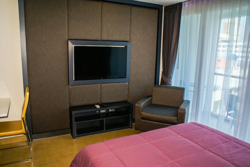 Avenue Residence & Suites Pattaya Central Екстериор снимка