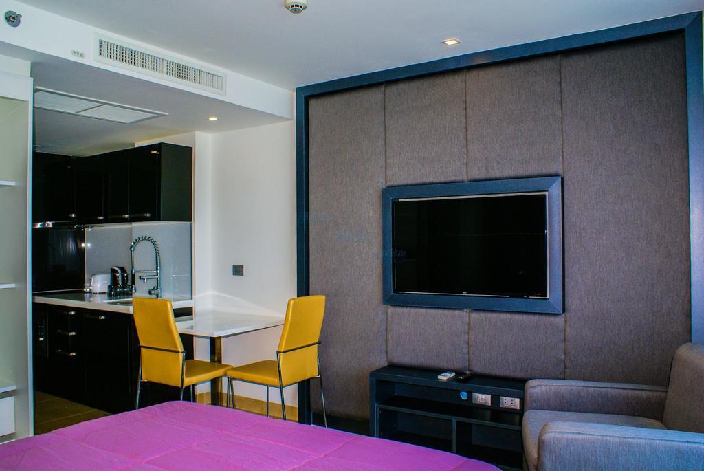 Avenue Residence & Suites Pattaya Central Екстериор снимка