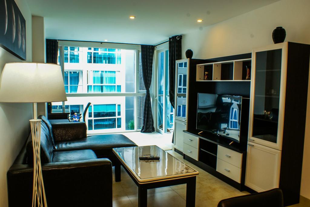 Avenue Residence & Suites Pattaya Central Екстериор снимка