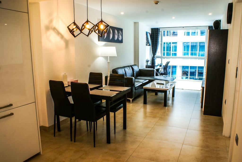 Avenue Residence & Suites Pattaya Central Екстериор снимка